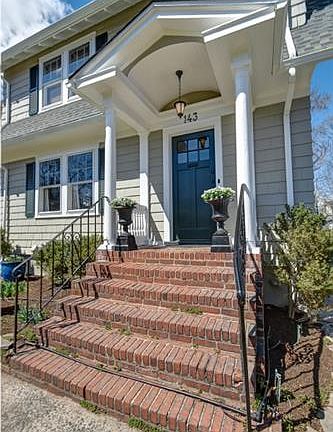 2nd image of 143 College Pl