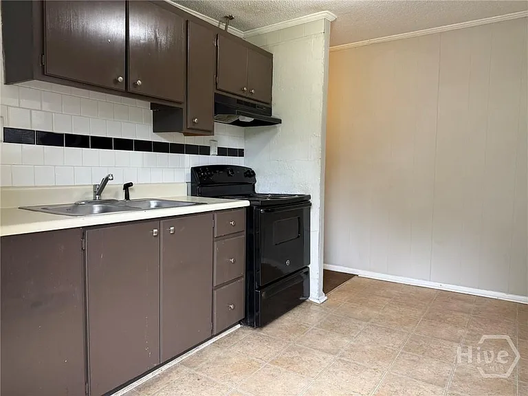 317 Strickland St — Photo 2