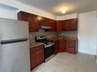 70-31 153rd St #2F, Flushing, NY 11367