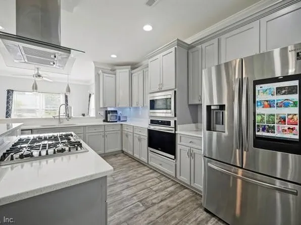 7 Cavalier Rd, Hampton, VA 23669