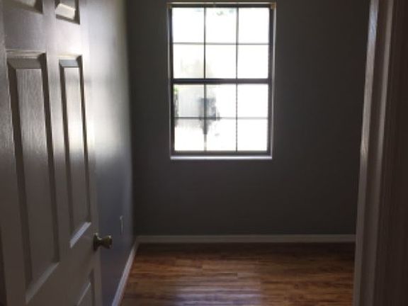 3rd image of 212 SE Sable Ln