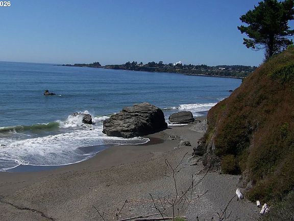 3rd image of Sea Breeze Way