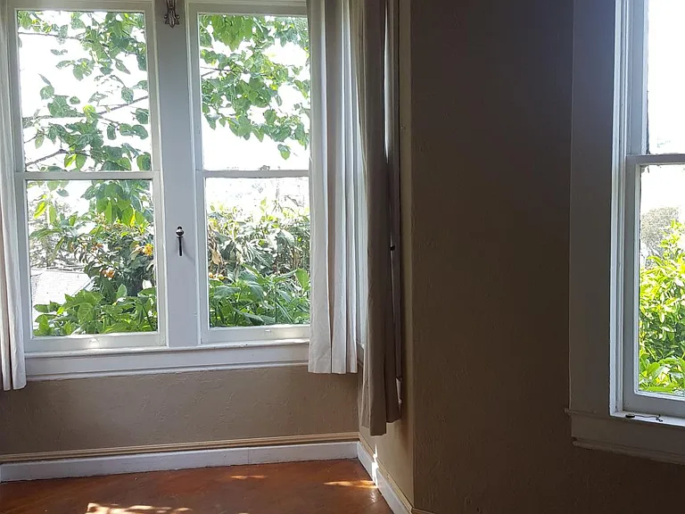 725 Alhambra St — Photo 17