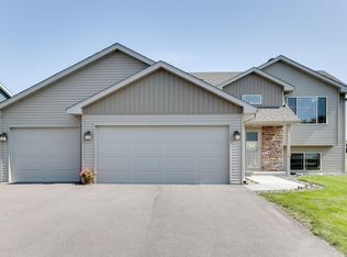 31171 Wallmark Lake Dr, Chisago City, MN 55013