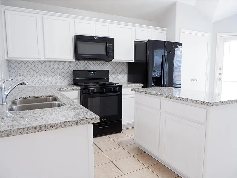 4611 Parkstone Bend Ct — Photo 20