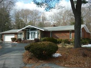 6 Timberhill Ln, Lynnfield, MA 01940