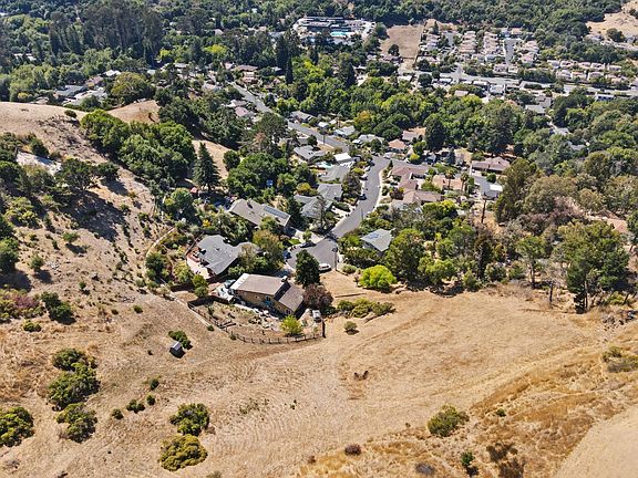 4th image of 2543 Heide Ct