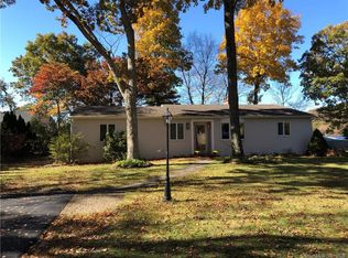 47 Hickory St, Lyme, CT 06371