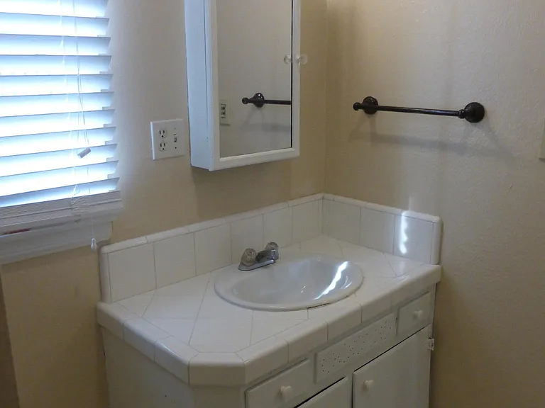 217 1/2 S Minnesota Ave — Photo 65