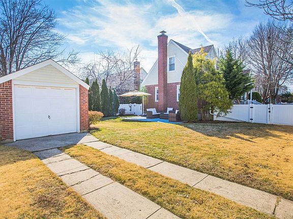 2nd image of 54 Franklin Ave