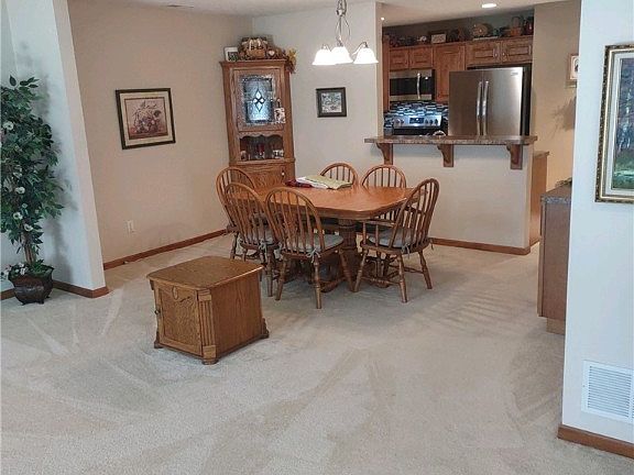 3rd image of 1878 Blackberry Ln