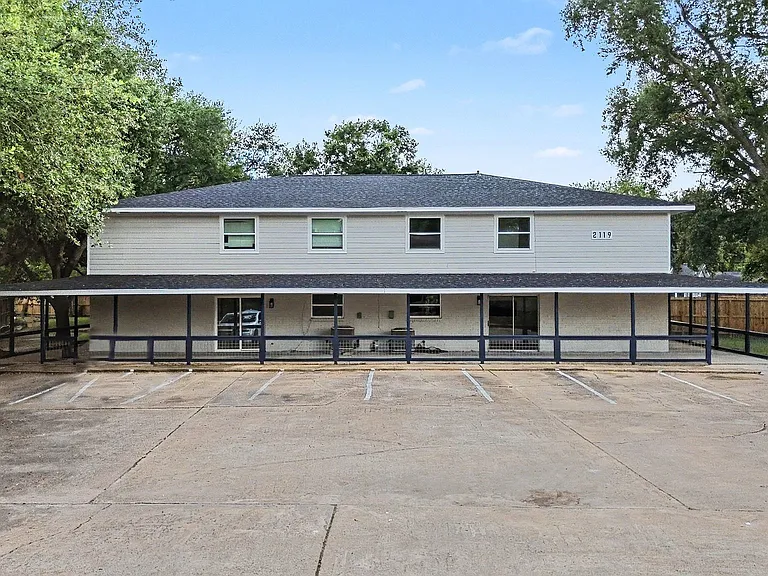 2119 Barr St #B — Photo 15