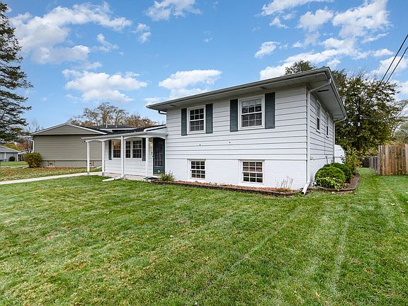 4th image of 724 W 67th Ln