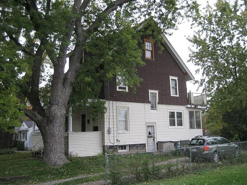 1st image of 150 Leonard Ave