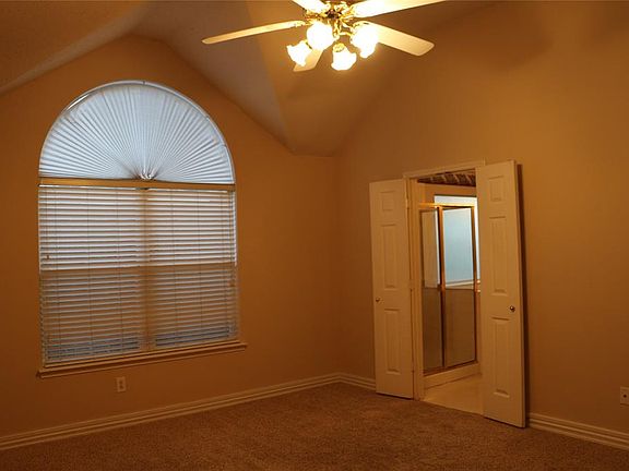 5th image of 535 Castleford Dr