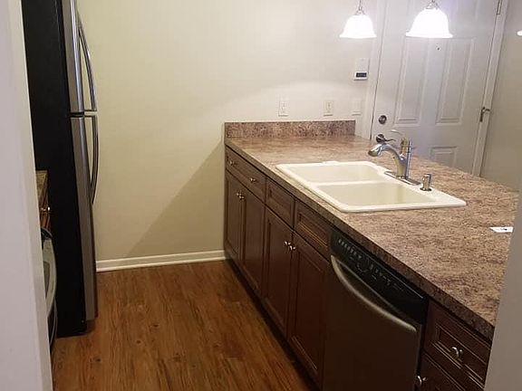 4th image of 8609 Scenicview Dr APT 106