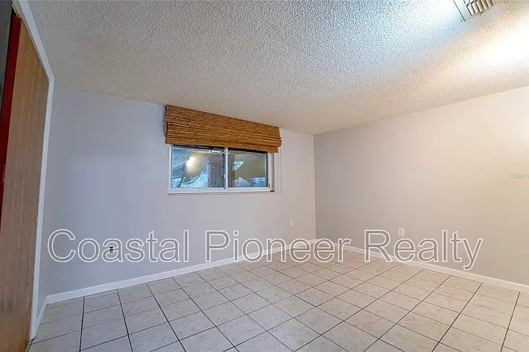 7713 Heather St — Photo 11