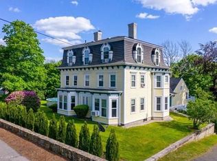 128 Main St, Upton, MA 01568