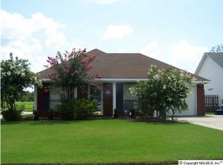1205 Hanging Moss Ct SW, Decatur, AL 35603