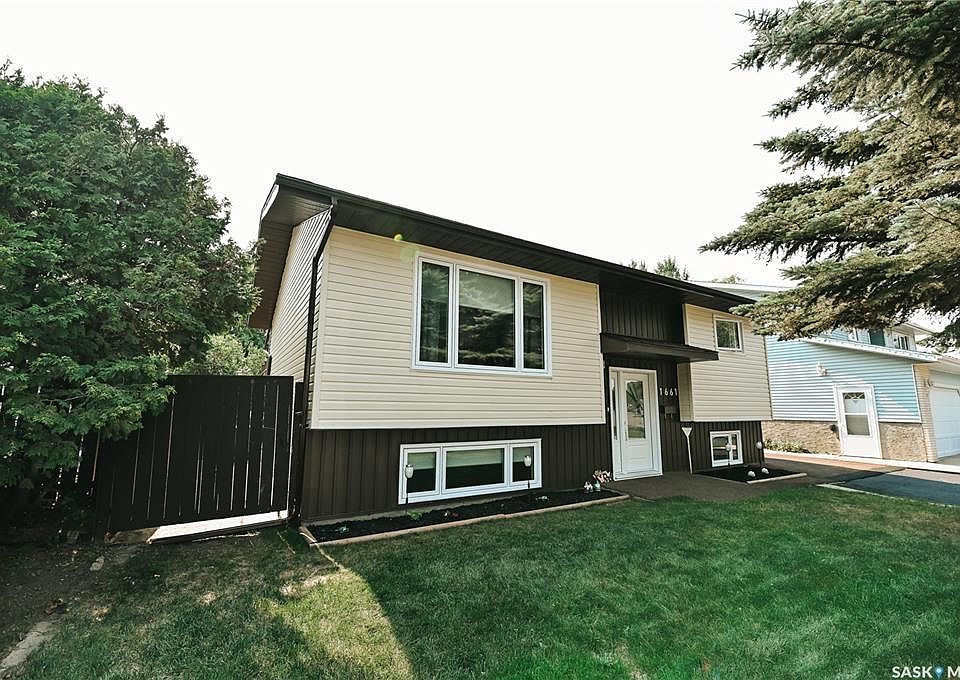 1st image of 1661 Olive Diefenbaker Dr