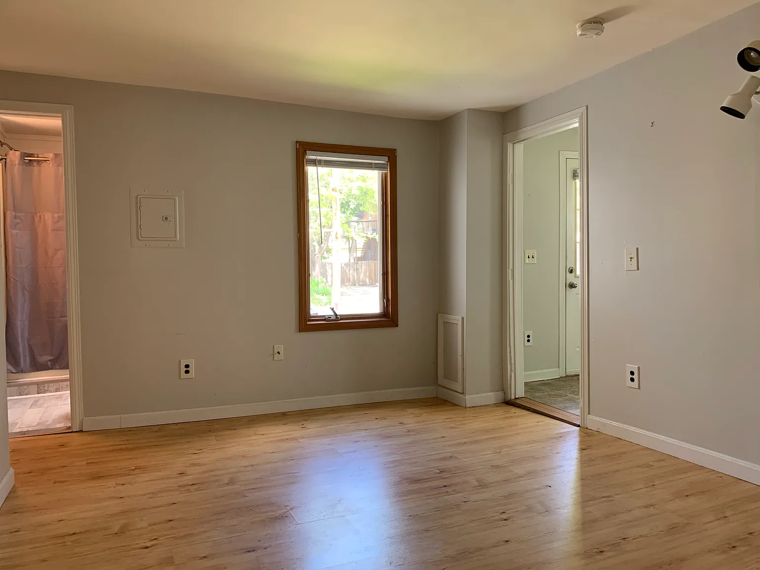 135 Main St — Photo 2