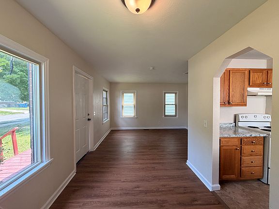 5th image of 3915 Hoiles Ave
