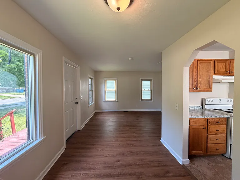 3915 Hoiles Ave — Photo 5
