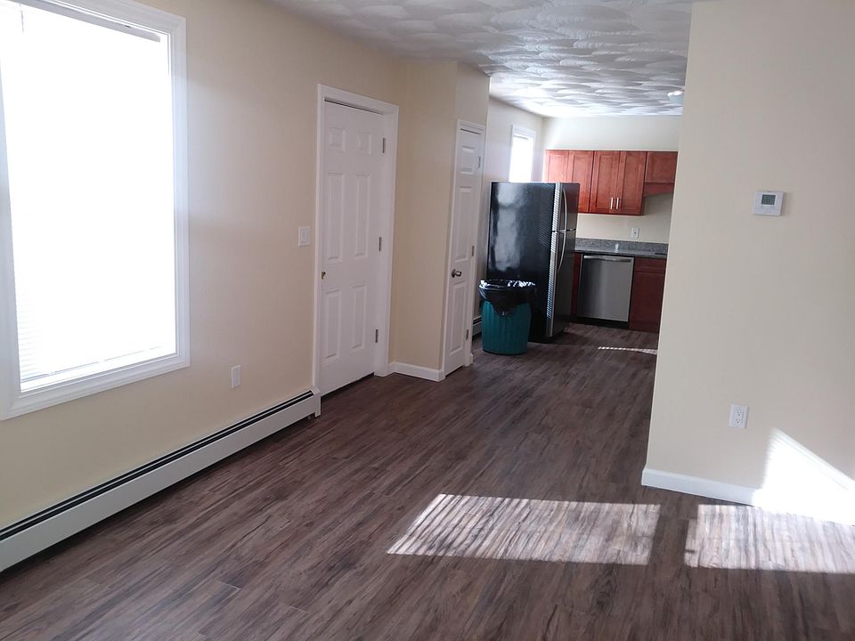 2nd image of 13 Pleasant St APT 1