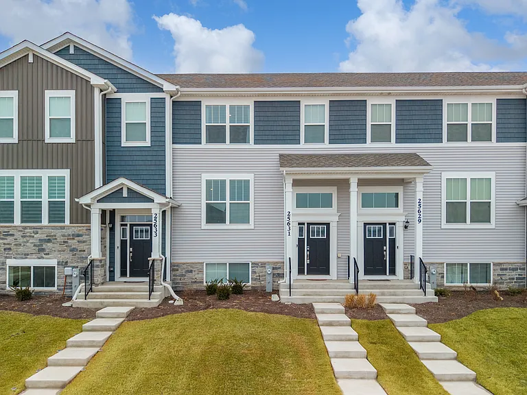25631 W Wakefield Dr — Photo 1