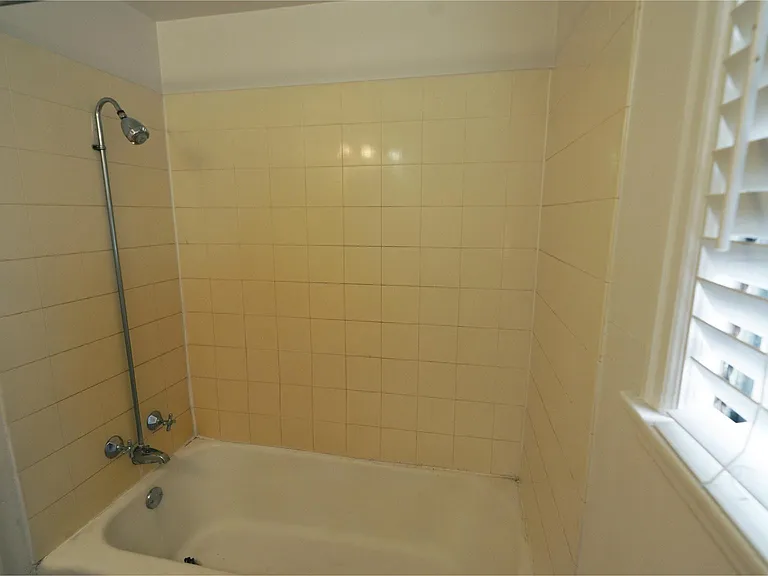 Cleveland/Niles Apartments — Photo 9