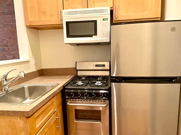 4th image of 303 E 90th St APT G