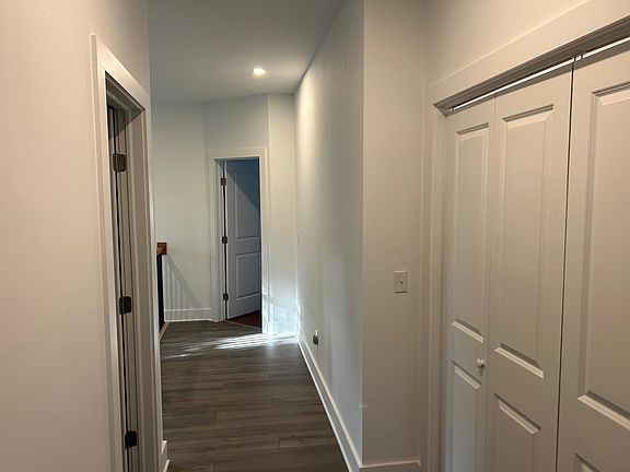 3rd image of 10 Brock Dr