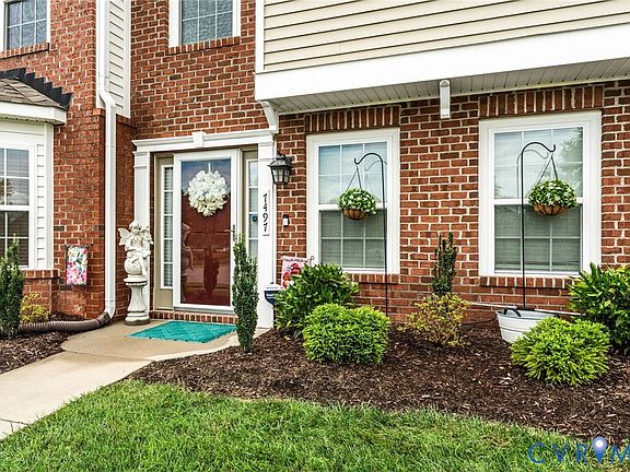 3rd image of 7497 Pebble Lake Dr