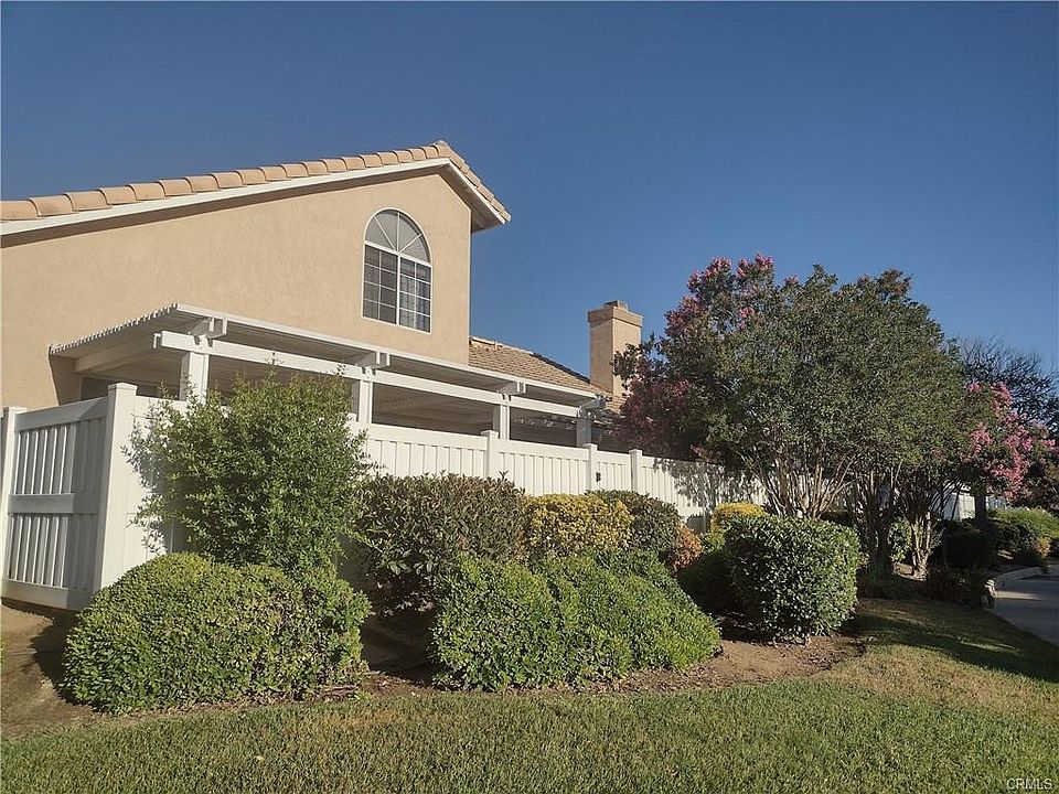 1st image of 594 La Costa Dr #1