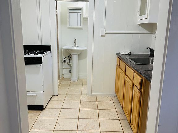5th image of 815 10th Ave #F