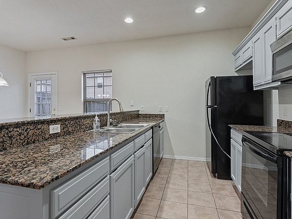 2nd image of 3000 SW Windrift Ave #1