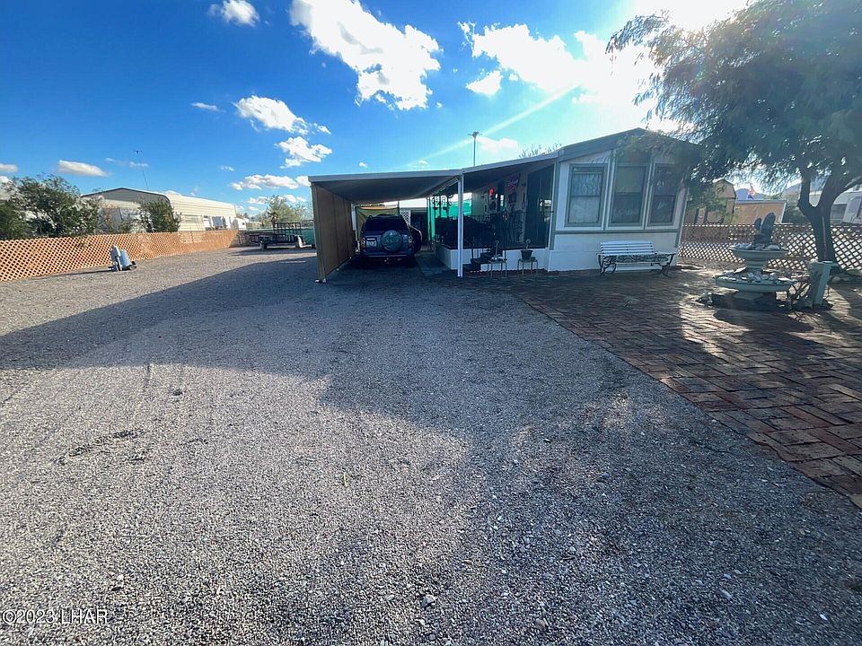1st image of 695 W Desert Dr