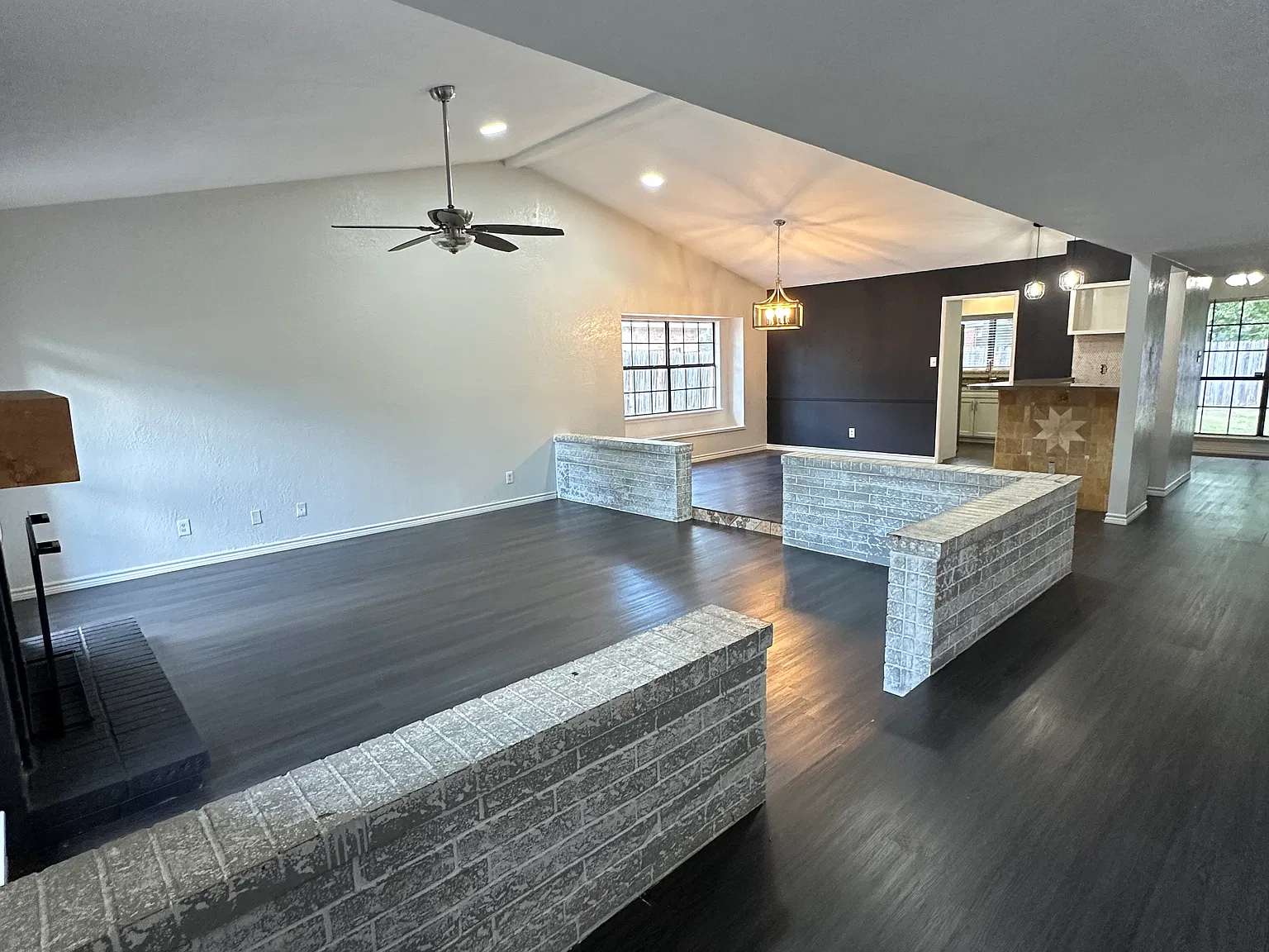 4 bed, 1973 sqft, $2,500 — Photo 2