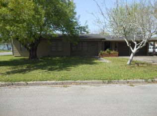 1721 Algee St, Port Lavaca, TX 77979