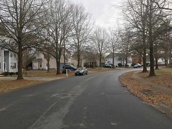 4th image of 6742 Burbage Lake Cir