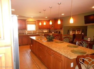 31 Oakland Dr, Jackson, NJ