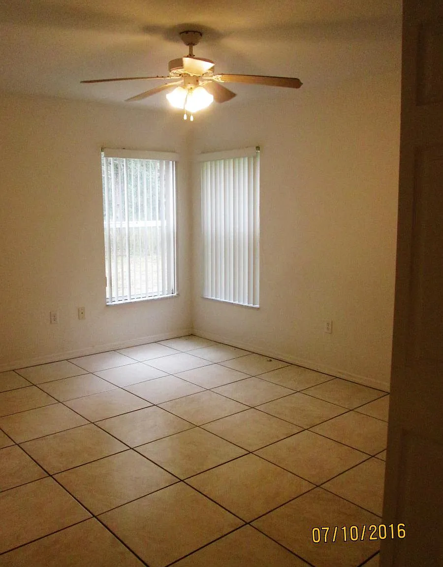 5909 W Oak Park Boulevard — Photo 4