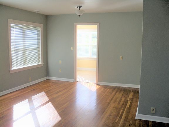 4th image of 742 Grand Ave #1
