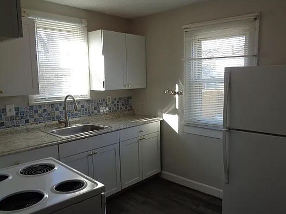 5th image of 1070 E 16th Ave