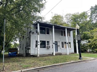 210 S Springer St, Carbondale, IL 62901