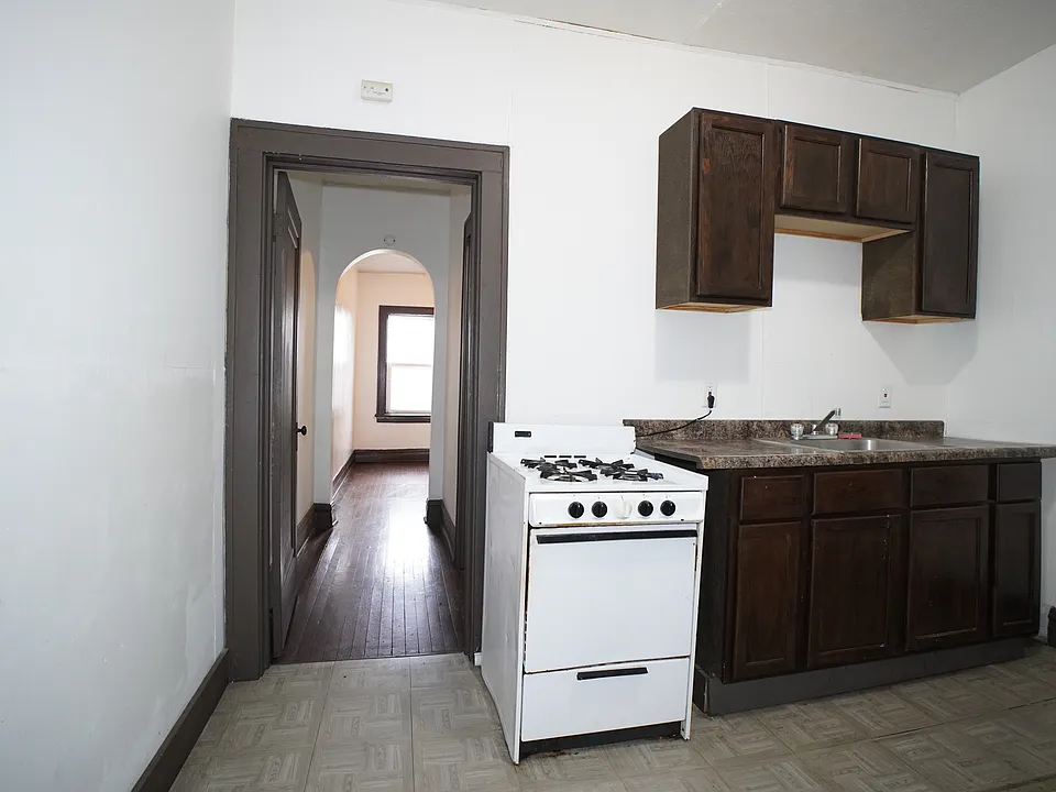 130 E 13th Ave #8