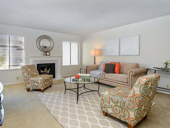 2nd image of 17 Tollridge Ct