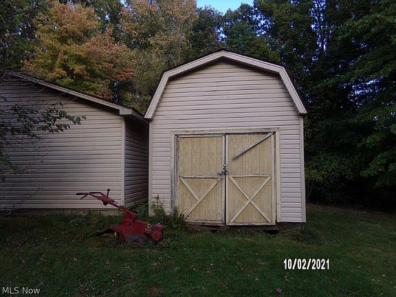 5th image of 7043 Meander Dr