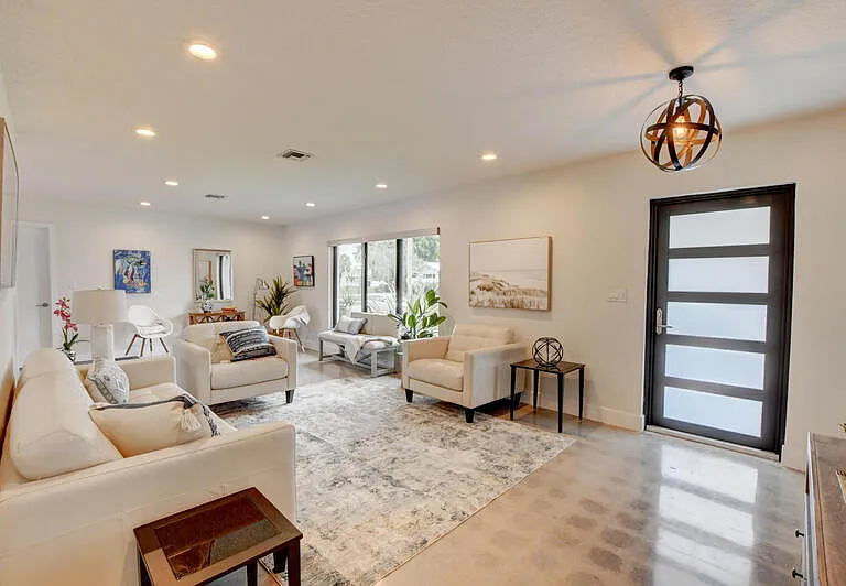1440 NW 12th Way — Photo 2