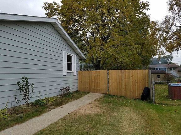 4th image of 18404 Brewster Dr